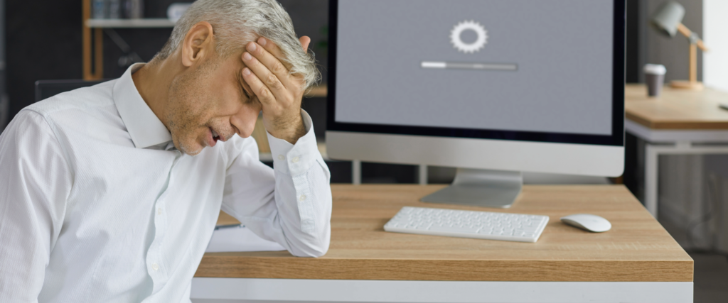 A business man waiting his business website to load.